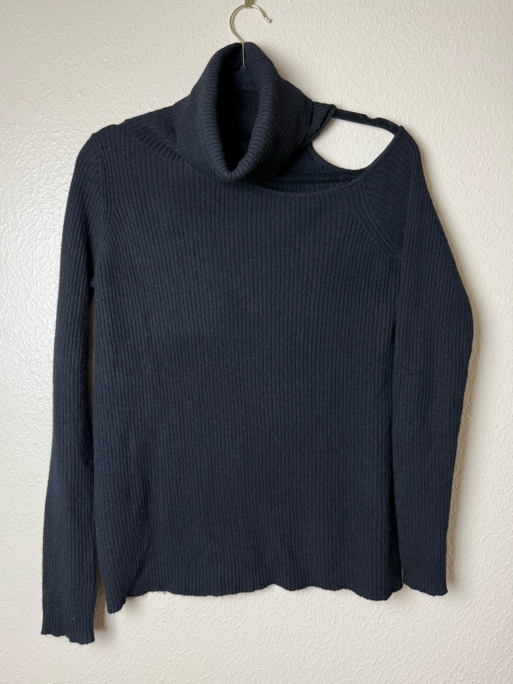 Roi 100% cashmere sweater